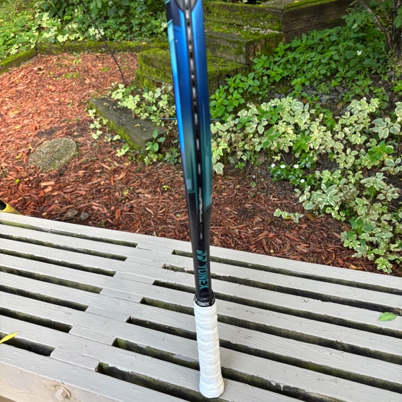 Yonex EZONE 100  Racket - 7th Generation - Picture 8 of 14